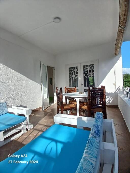 The Coral House Apartment Riviere Noire Luaran gambar