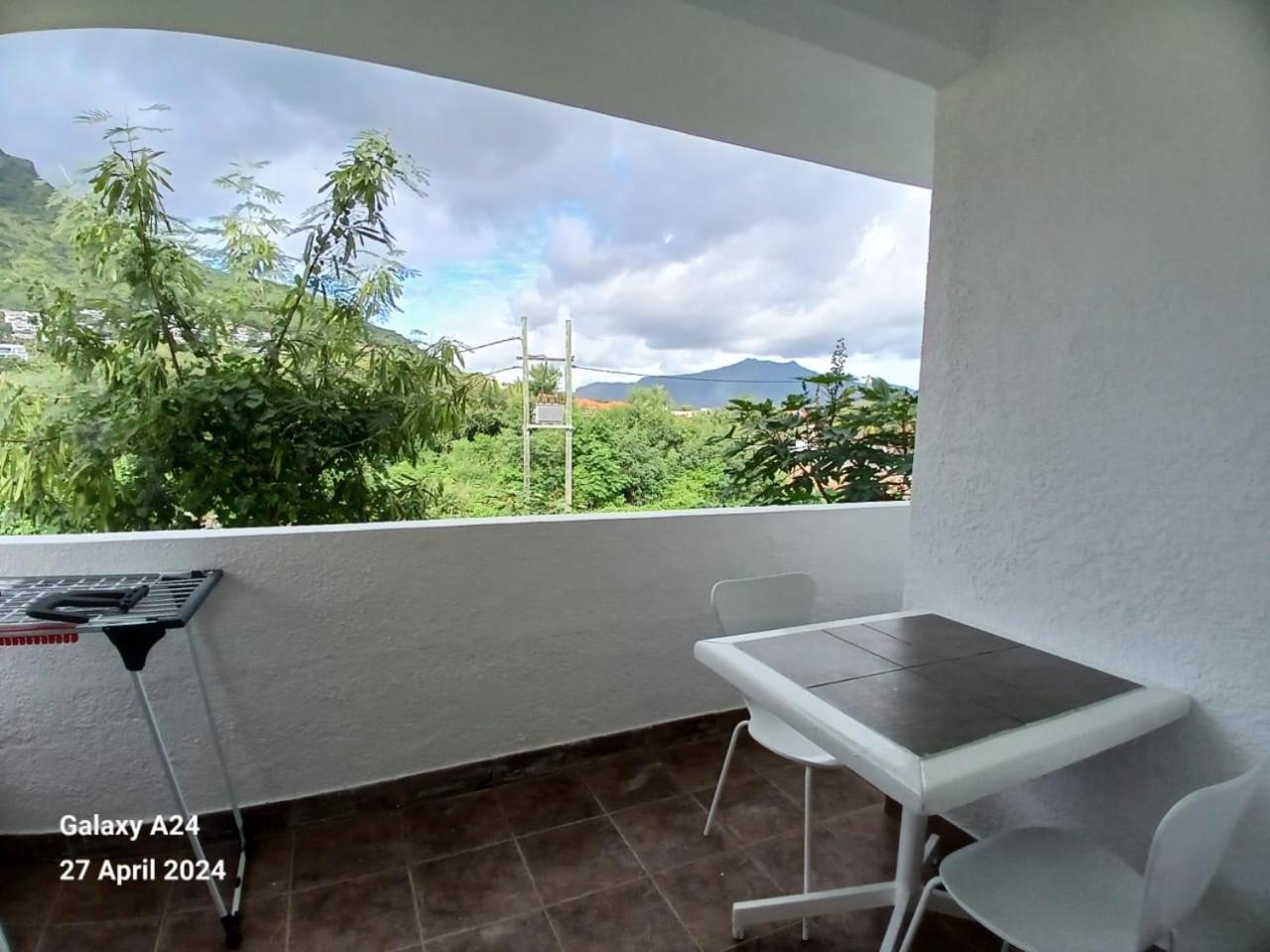 The Coral House Apartment Riviere Noire Luaran gambar