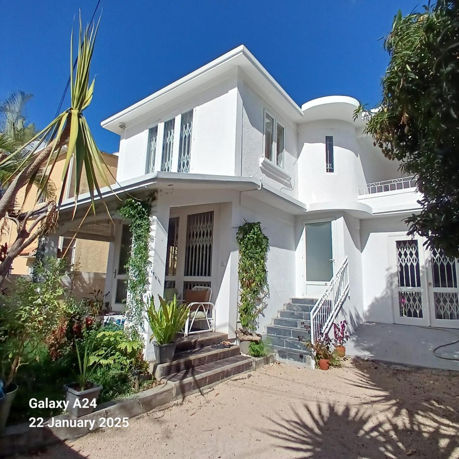 The Coral House Apartment Riviere Noire Luaran gambar
