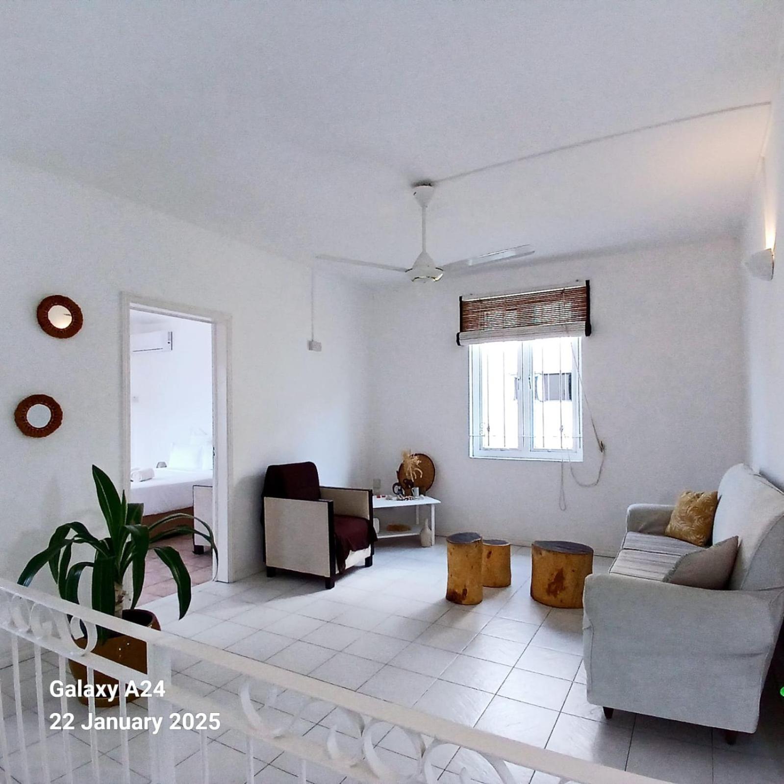 The Coral House Apartment Riviere Noire Luaran gambar